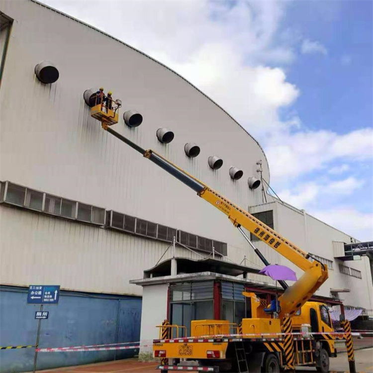 汉川高空作业车出租服务：专业广告牌安装解决方案